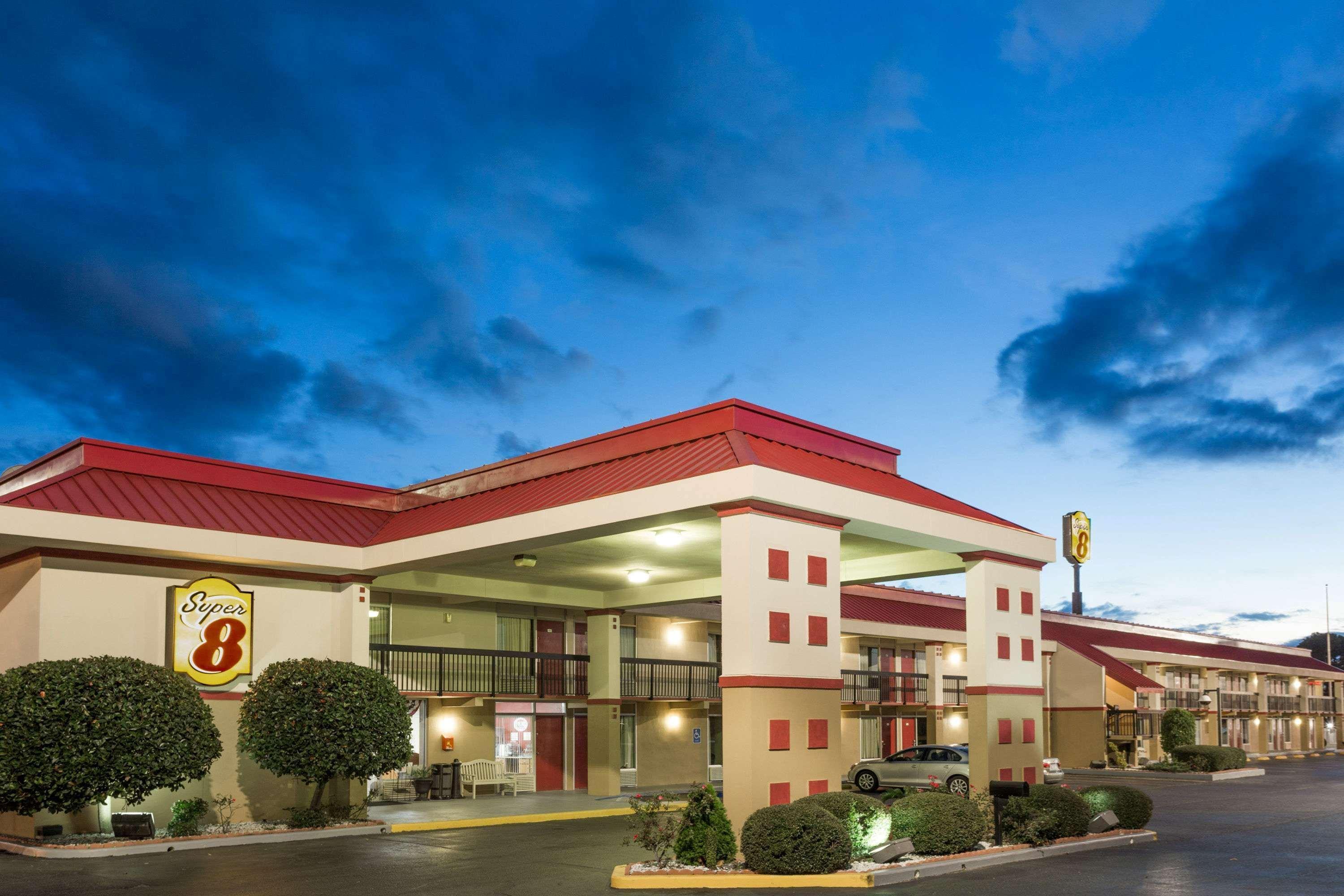 Super 8 by Wyndham Tifton Hotel Eksteriør billede