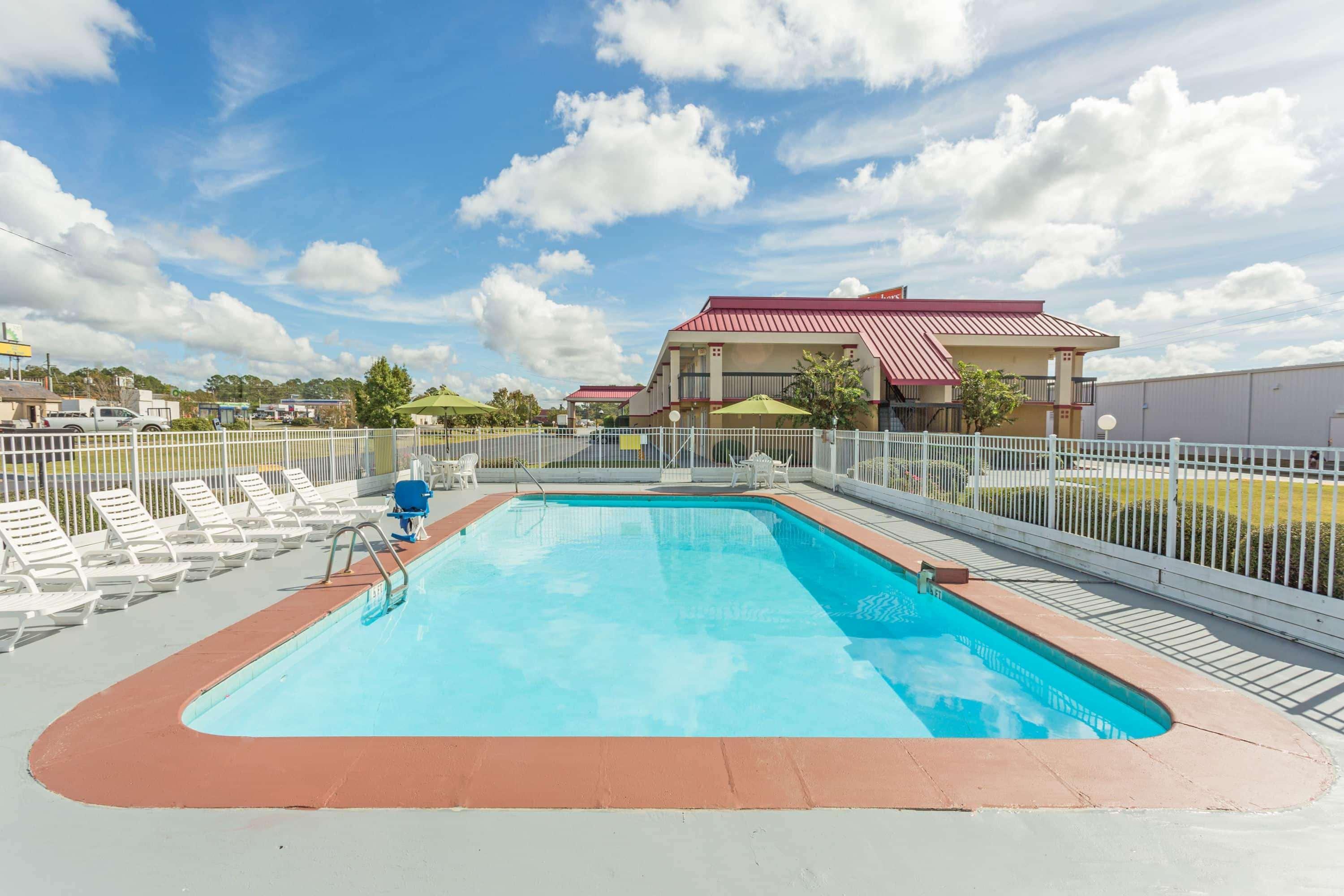 Super 8 by Wyndham Tifton Hotel Eksteriør billede