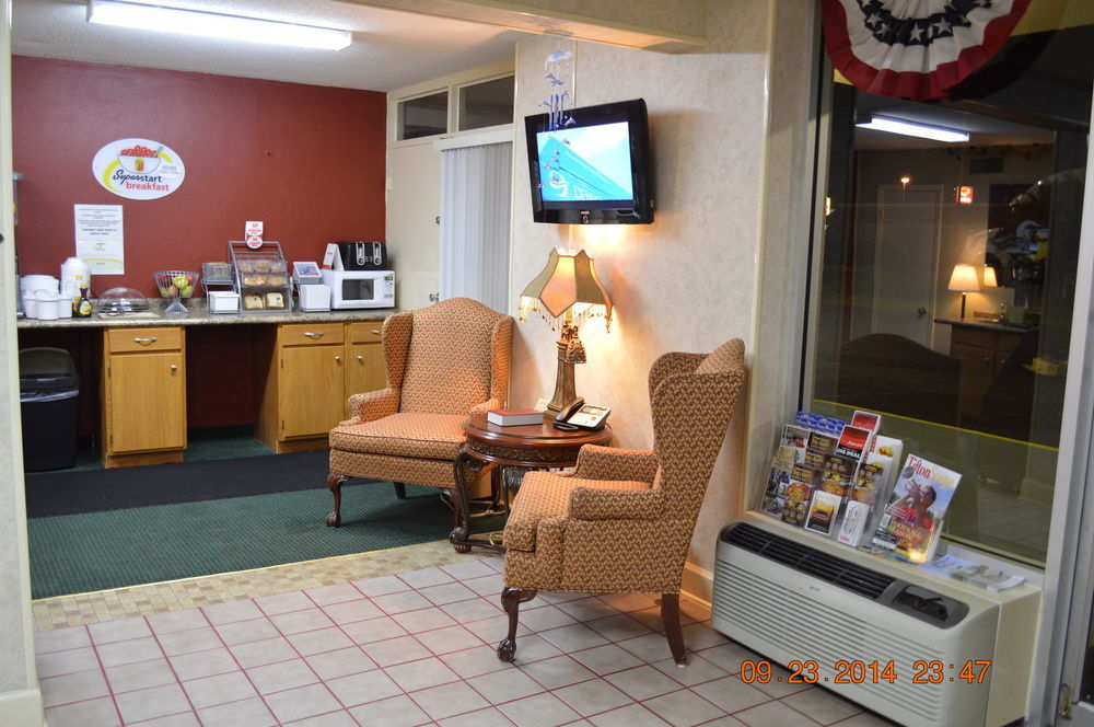 Super 8 by Wyndham Tifton Hotel Eksteriør billede