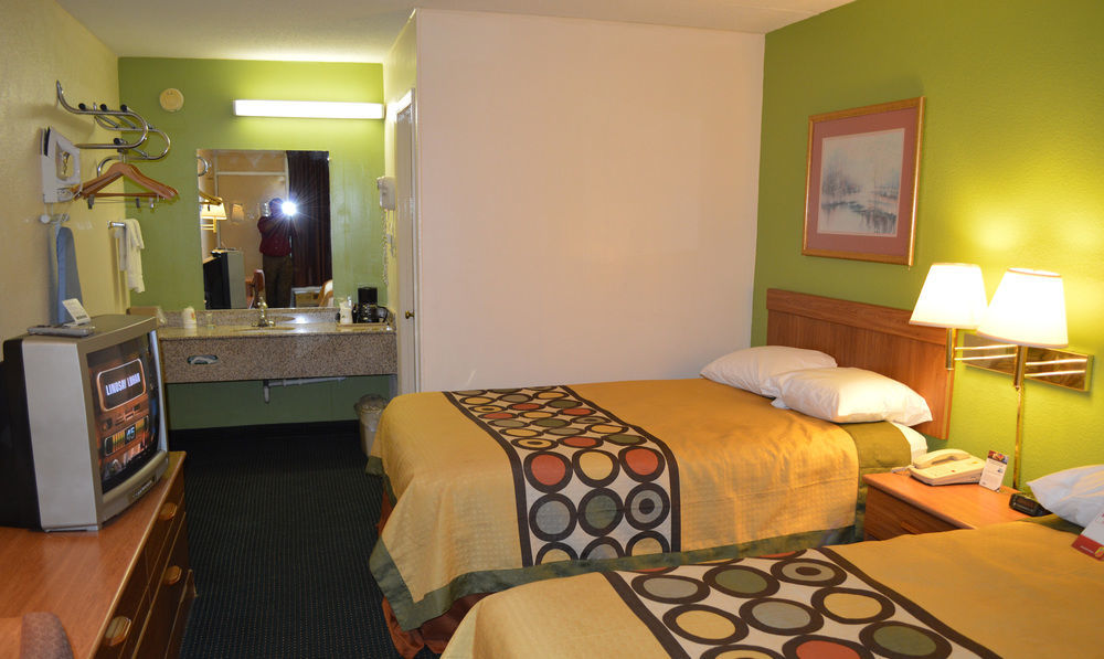 Super 8 by Wyndham Tifton Hotel Eksteriør billede