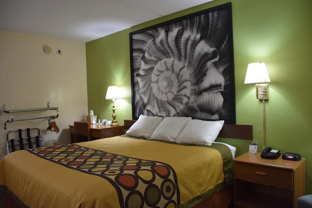 Super 8 by Wyndham Tifton Hotel Eksteriør billede