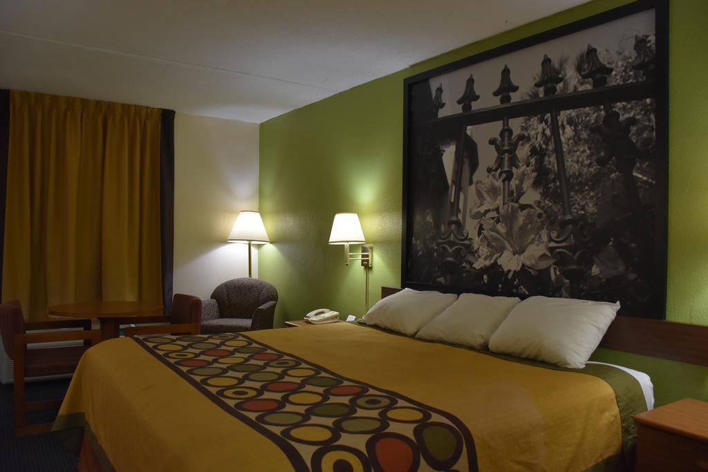 Super 8 by Wyndham Tifton Hotel Eksteriør billede