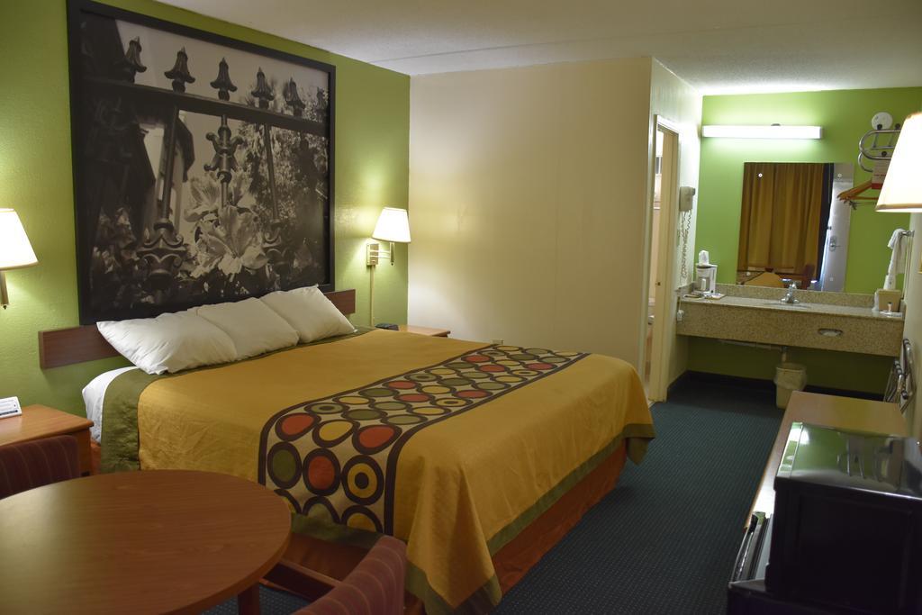 Super 8 by Wyndham Tifton Hotel Eksteriør billede
