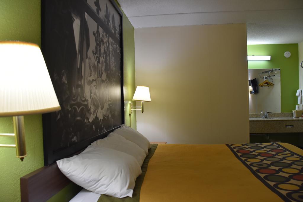 Super 8 by Wyndham Tifton Hotel Eksteriør billede