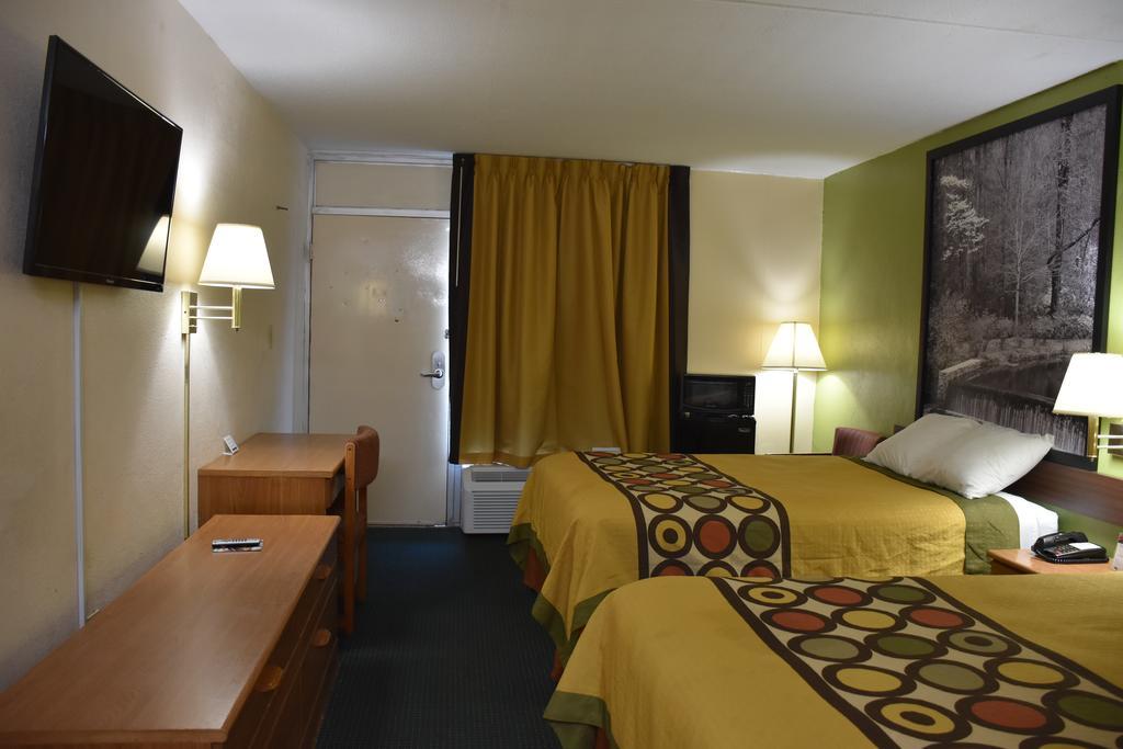 Super 8 by Wyndham Tifton Hotel Eksteriør billede