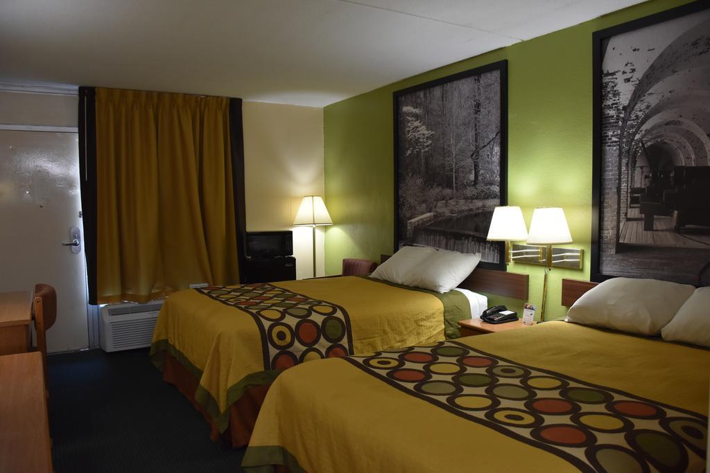 Super 8 by Wyndham Tifton Hotel Eksteriør billede