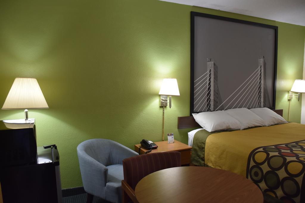 Super 8 by Wyndham Tifton Hotel Eksteriør billede