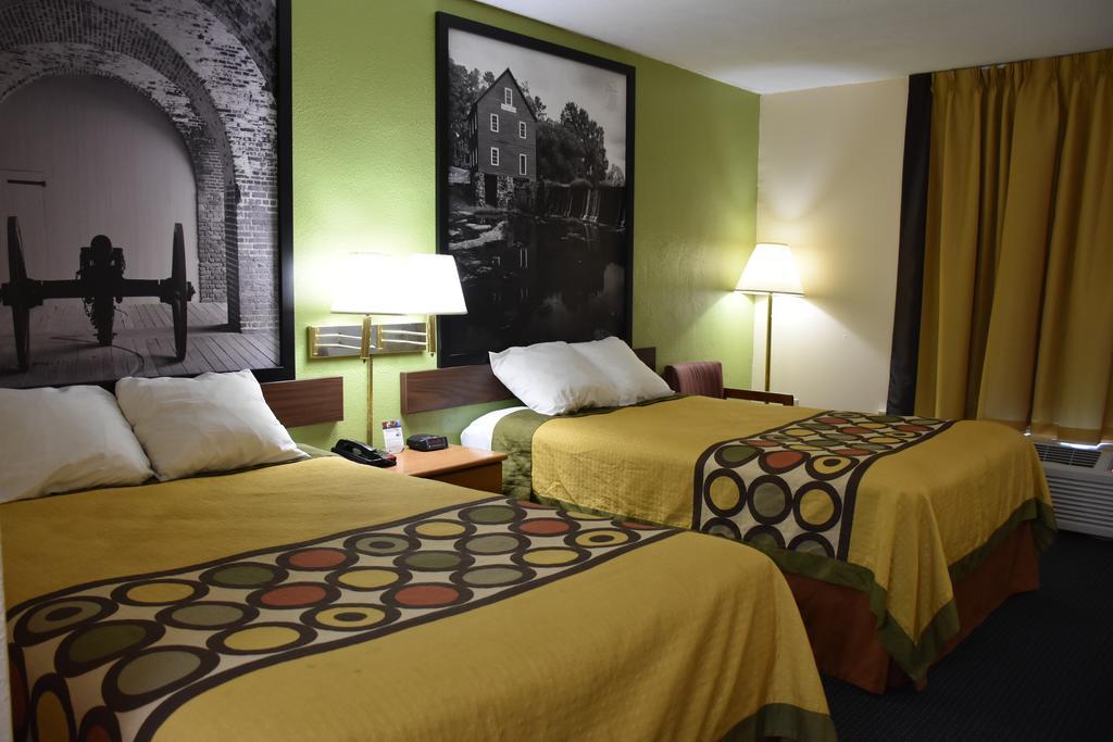 Super 8 by Wyndham Tifton Hotel Eksteriør billede