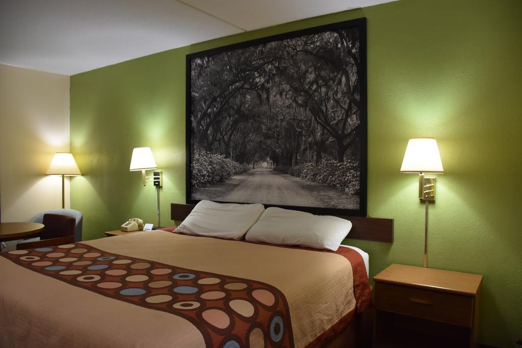 Super 8 by Wyndham Tifton Hotel Eksteriør billede