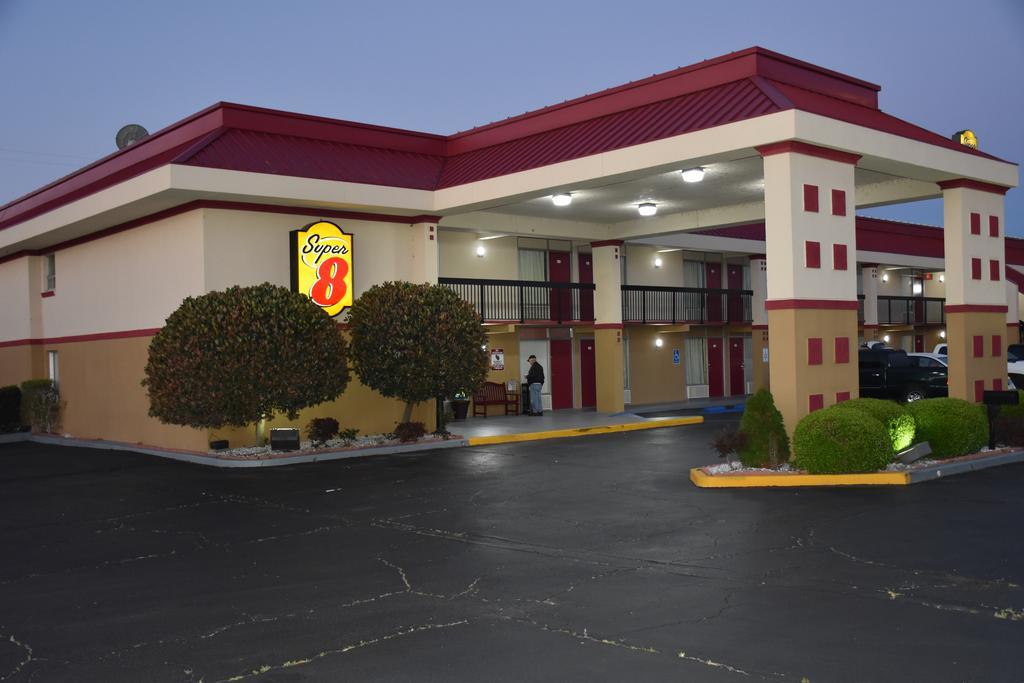 Super 8 by Wyndham Tifton Hotel Eksteriør billede